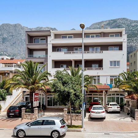 Apartments Dany Makarska Bagian luar foto