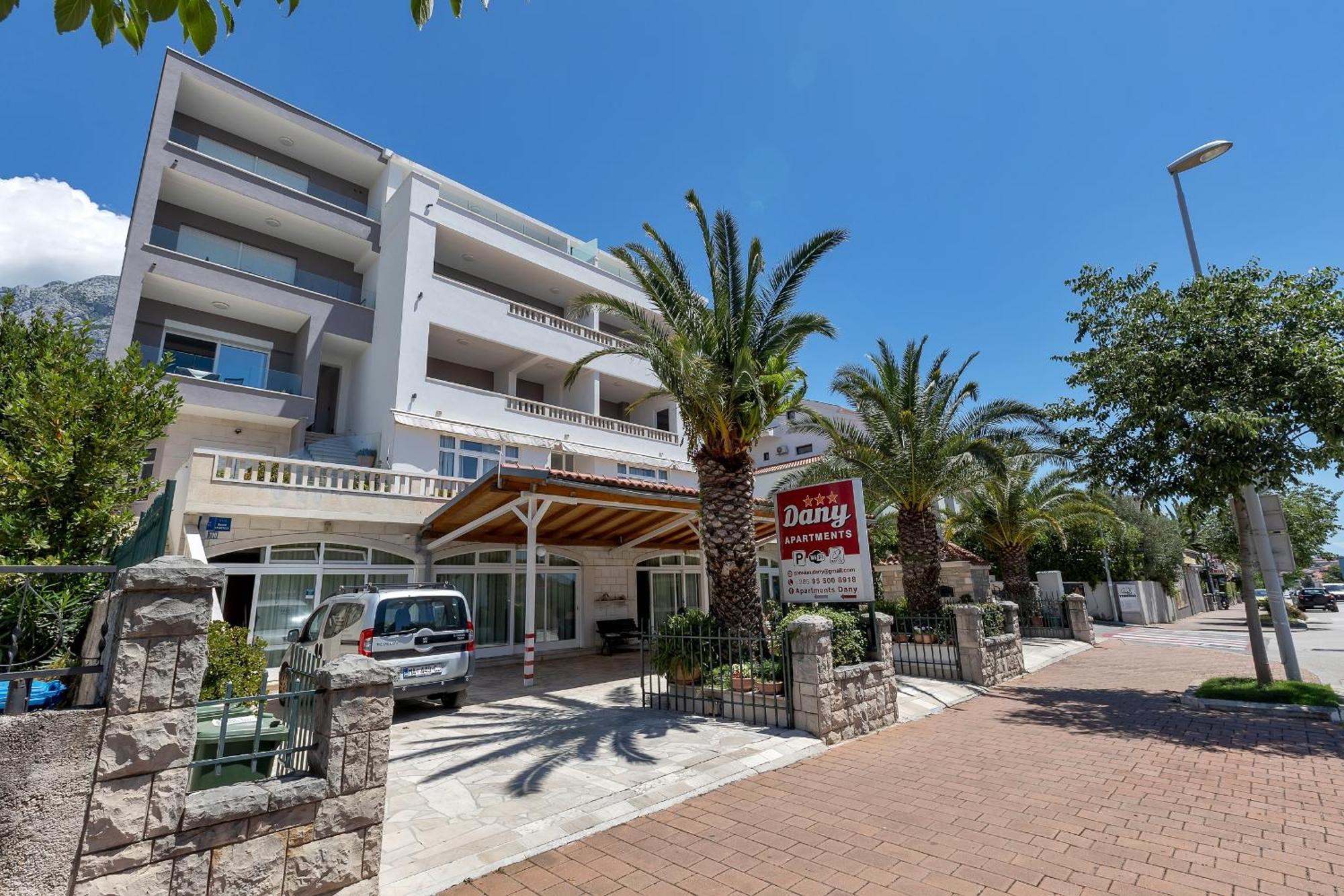 Apartments Dany Makarska Bagian luar foto