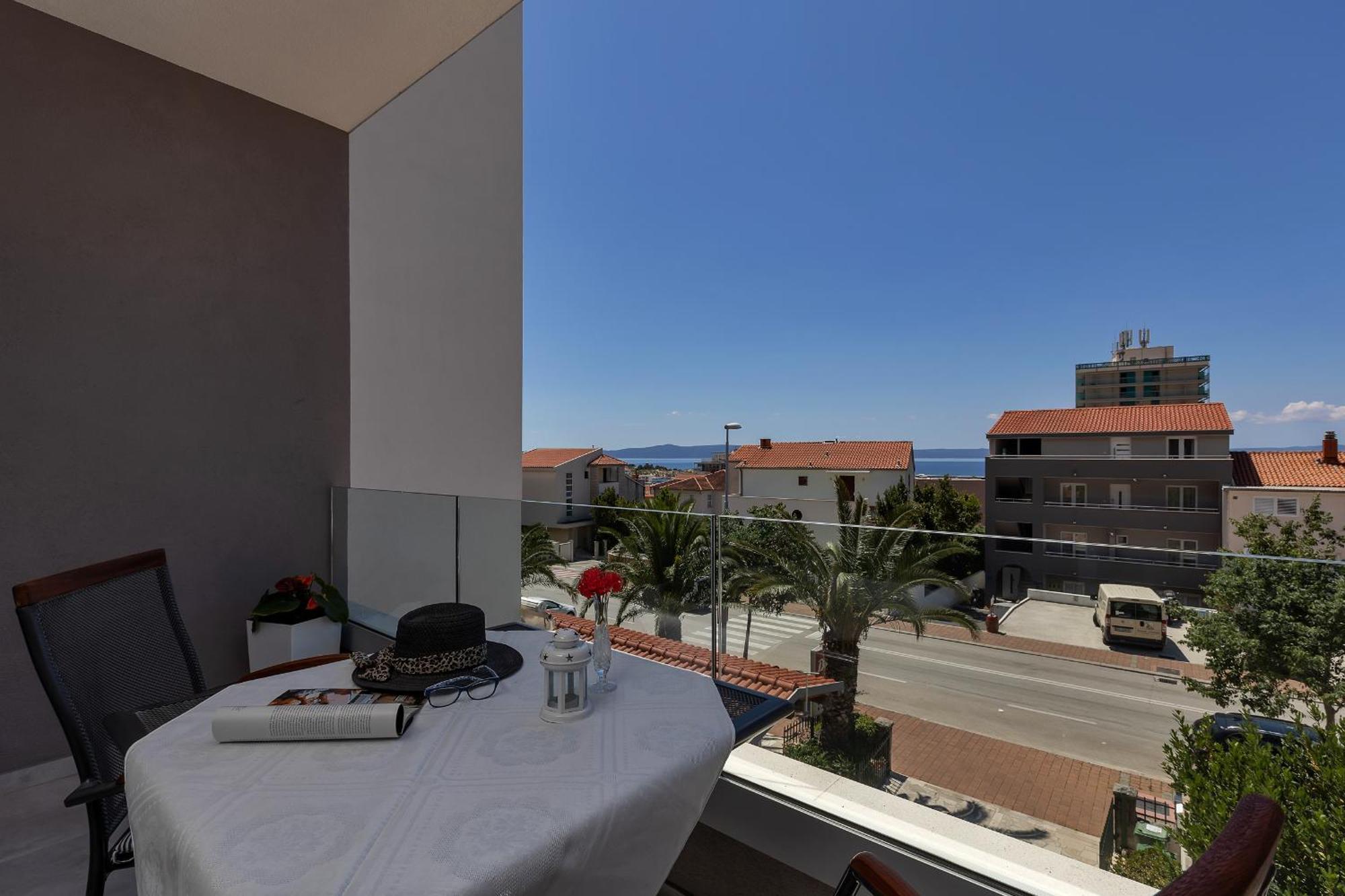 Apartments Dany Makarska Bagian luar foto
