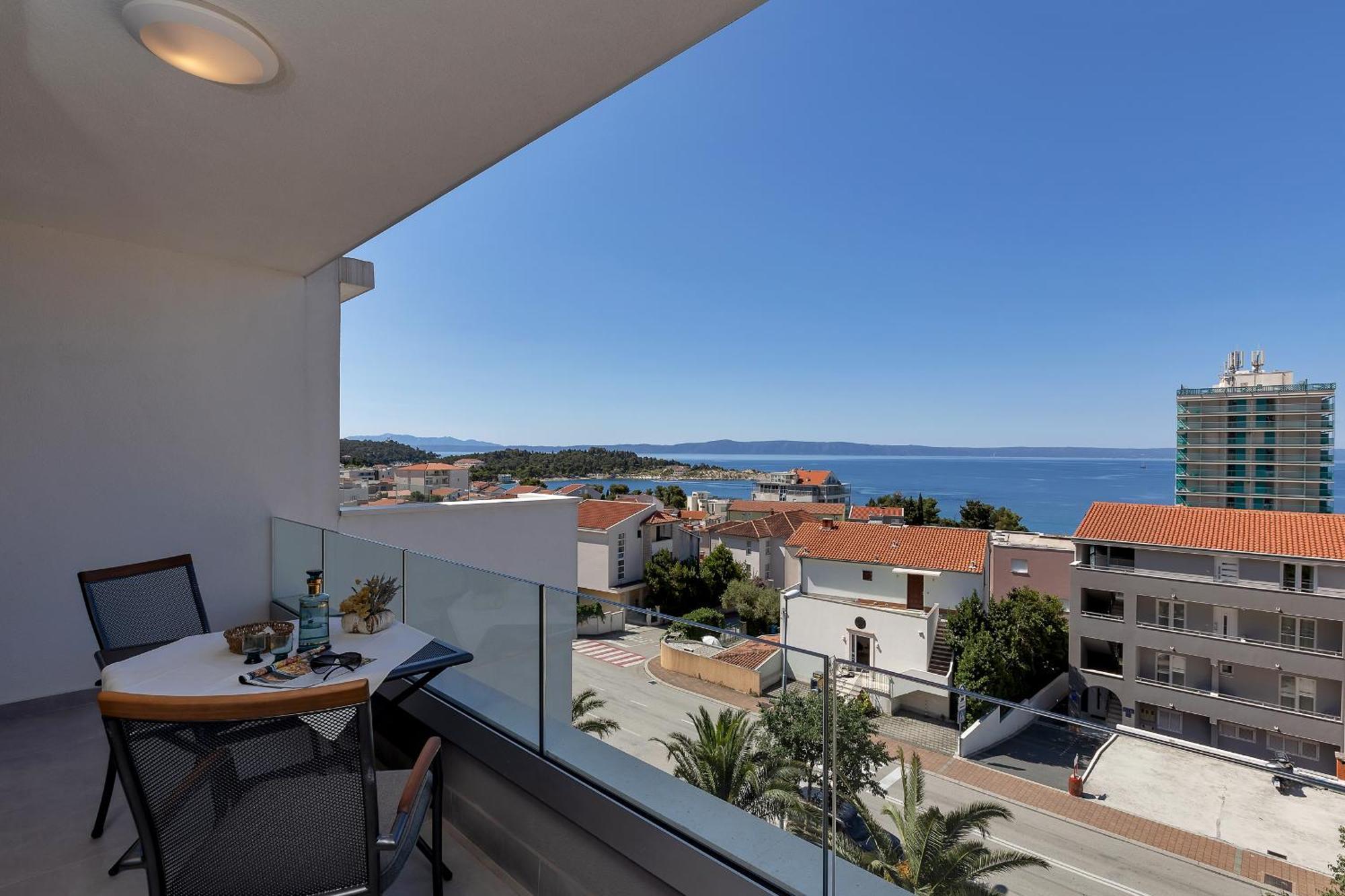 Apartments Dany Makarska Bagian luar foto