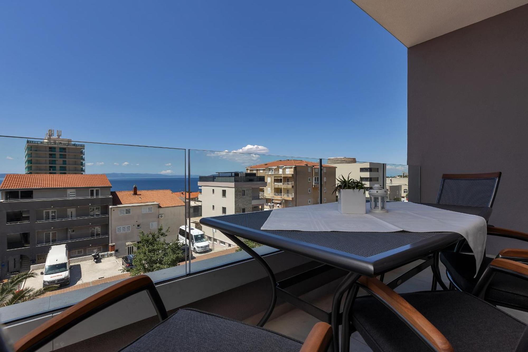 Apartments Dany Makarska Bagian luar foto
