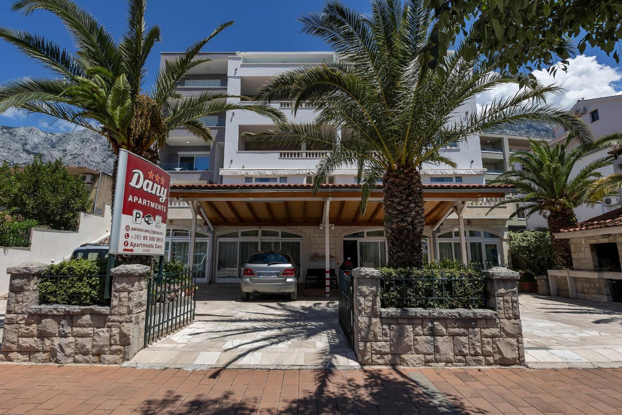 Apartments Dany Makarska Bagian luar foto